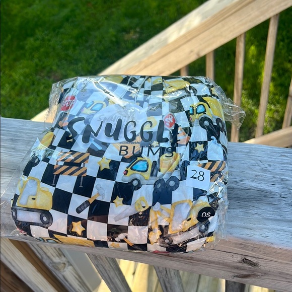 Snuggle bums bamboo constructions twin sheet and pillow case